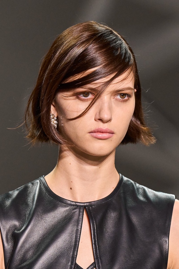 اطلالات جمالية من مجموعة أزياء Prabal Gurung لخريف وشتاء 2022