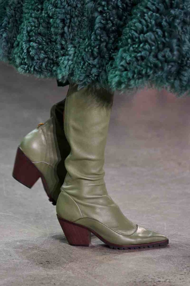 مجموعة أزياء Prabal Gurung لخريف وشتاء 2022