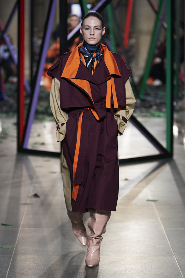 عرض أزياء روسكاندا لموسم خريف 2022