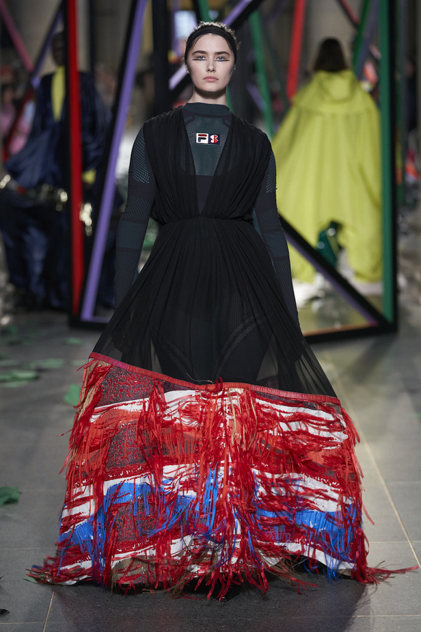 عرض أزياء روسكاندا لموسم خريف 2022