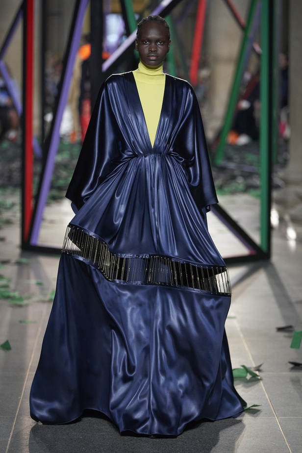 عرض أزياء روسكاندا لموسم خريف 2022