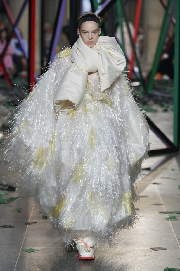 عرض أزياء روسكاندا لموسم خريف 2022