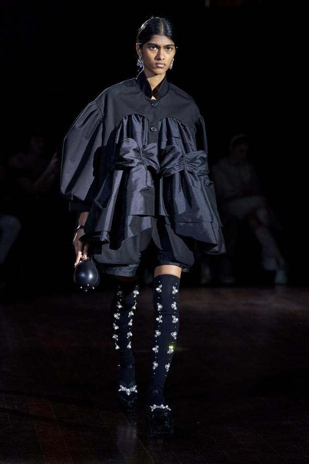 مجموعة أزياء Simone Rocha لخريف وشتاء 2022