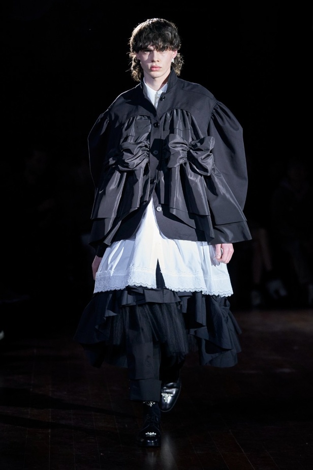 مجموعة أزياء Simone Rocha لخريف وشتاء 2022