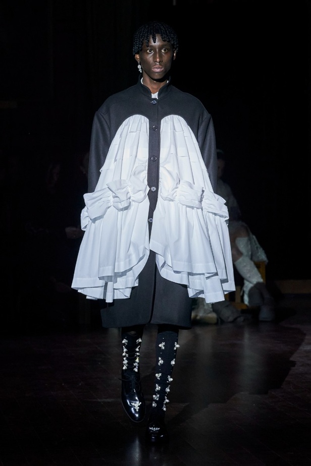 مجموعة أزياء Simone Rocha لخريف وشتاء 2022