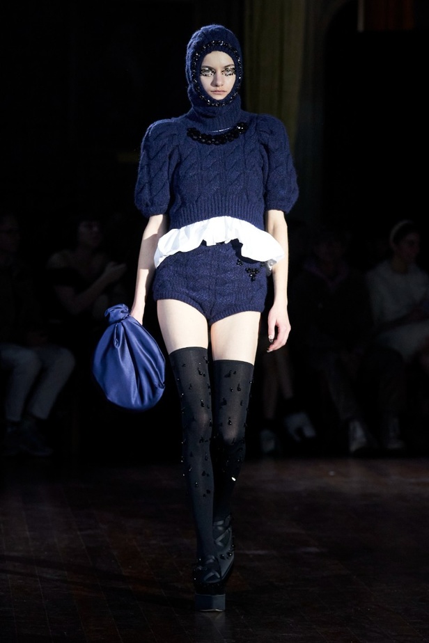 مجموعة أزياء Simone Rocha لخريف وشتاء 2022