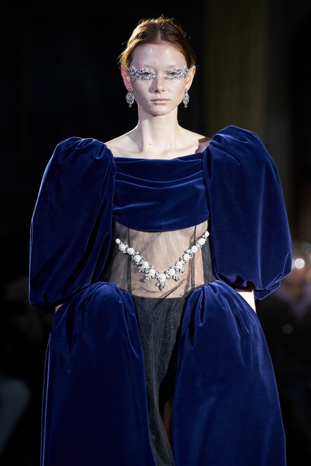 مجموعة أزياء Simone Rocha لخريف وشتاء 2022