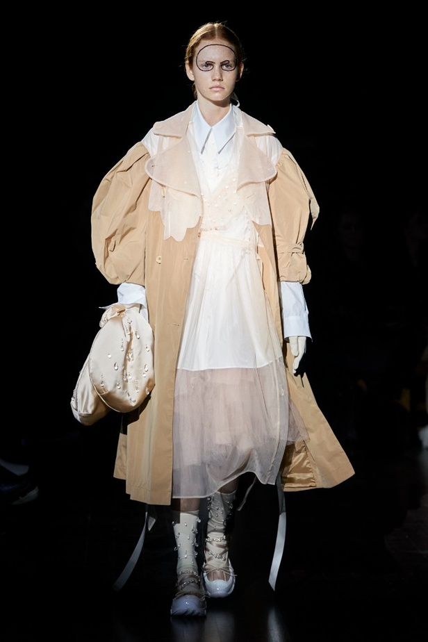 مجموعة أزياء Simone Rocha لخريف وشتاء 2022