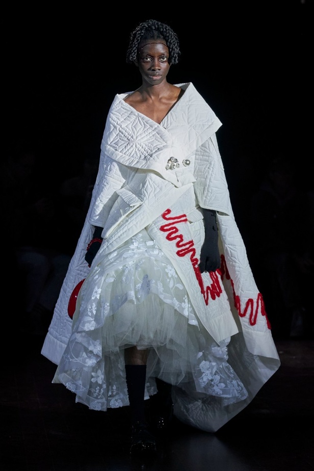 مجموعة أزياء Simone Rocha لخريف وشتاء 2022