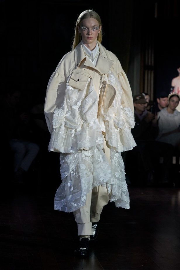 مجموعة أزياء Simone Rocha لخريف وشتاء 2022