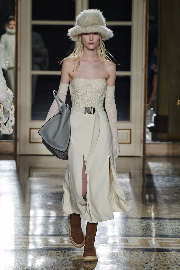 مجموعة Ermano Scervino لموسم خريف وشتاء 2022-2023