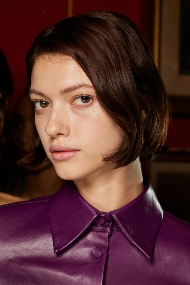 اطلالات جمالية من عرض أزياء Ermano Scervino لموسم خريف 2022