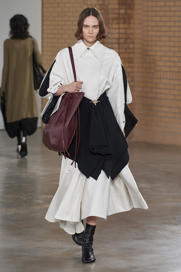 من مجموعة Proenza Schouler لموسم خريف 2022