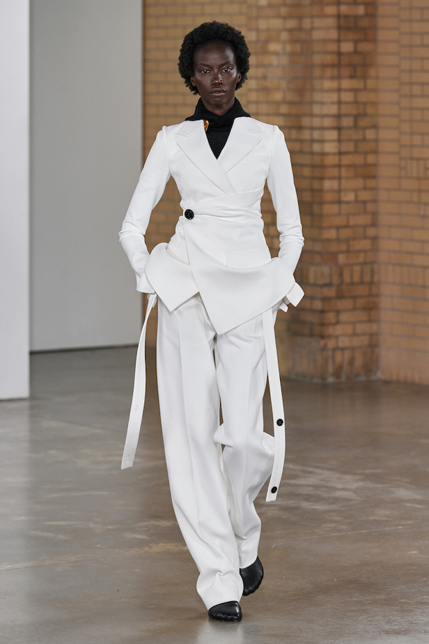 من مجموعة Proenza Schouler لموسم خريف 2022