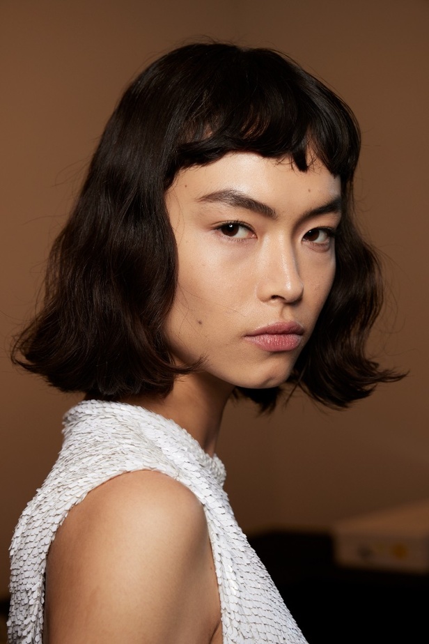 مكياج وتسريحات شعر عرض أزياء Proenza Schouler لموسم خريف 2022