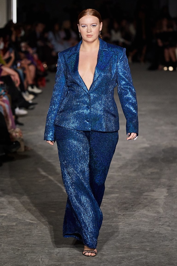 عرض أزياء Christian Siriano لخريف وشتاء 2022