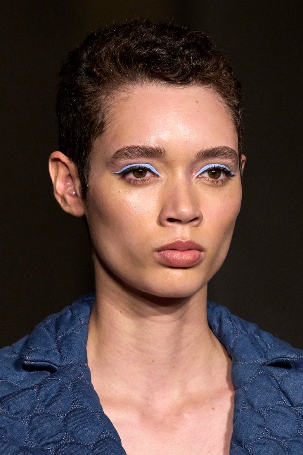 مكياج وتسريحات شعر عرض أزياء Christian Siriano لخريف وشتاء 2022