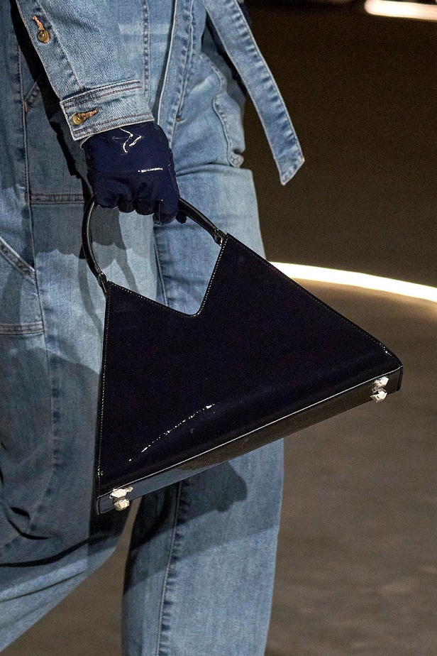 عرض أزياء Christian Siriano لخريف وشتاء 2022