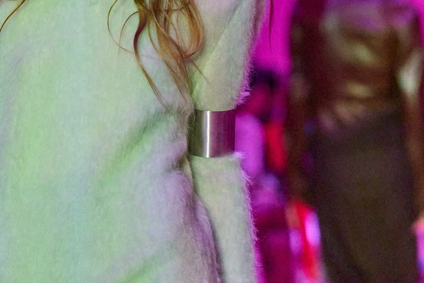 مجموعة Sportmax لخريف وشتاء 2022 تتغنّى بالأنوثة الطاغية