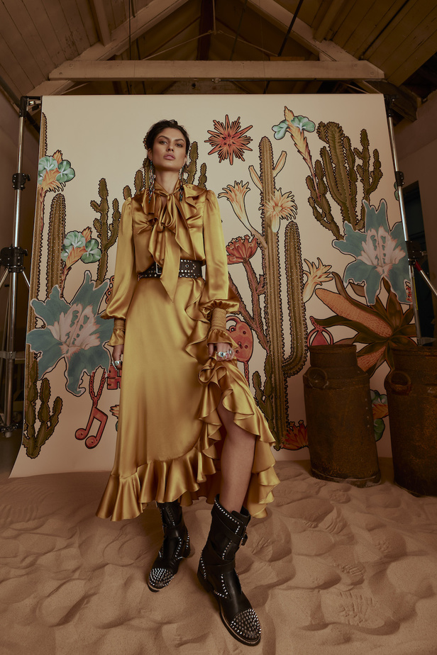 من مجموعة Temperley London لموسم خريف 2022