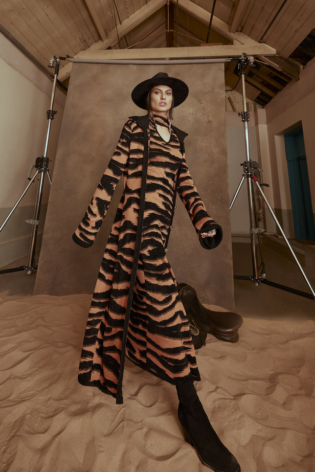 من مجموعة Temperley London لموسم خريف 2022