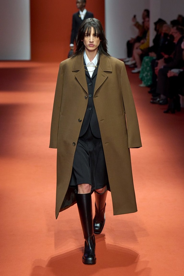 مجموعة Tod’s لخريف وشتاء 2022 إعادة تخيل لأيقونات الجمال الإيطالي