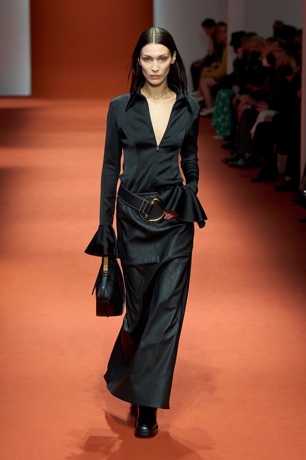 مجموعة Tod’s لخريف وشتاء 2022 إعادة تخيل لأيقونات الجمال الإيطالي