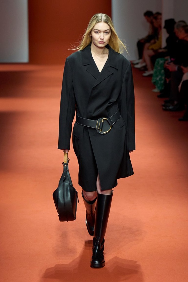 مجموعة Tod’s لخريف وشتاء 2022 إعادة تخيل لأيقونات الجمال الإيطالي