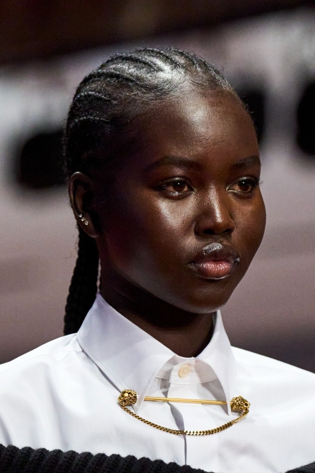 اطلالات جمالية من عرض أزياء Tod’s لموسم خريف 2022