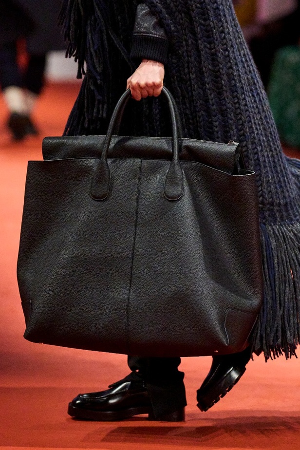 مجموعة Tod’s لخريف وشتاء 2022 إعادة تخيل لأيقونات الجمال الإيطالي