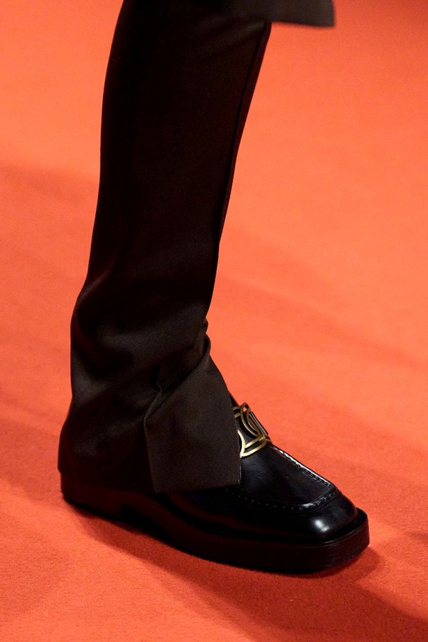 مجموعة Tod’s لخريف وشتاء 2022 إعادة تخيل لأيقونات الجمال الإيطالي