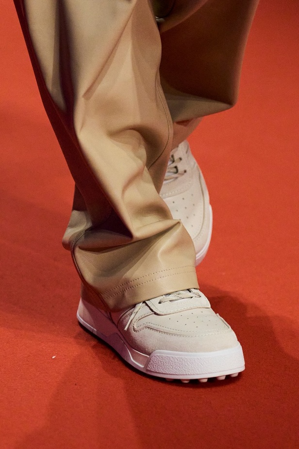 مجموعة Tod’s لخريف وشتاء 2022 إعادة تخيل لأيقونات الجمال الإيطالي