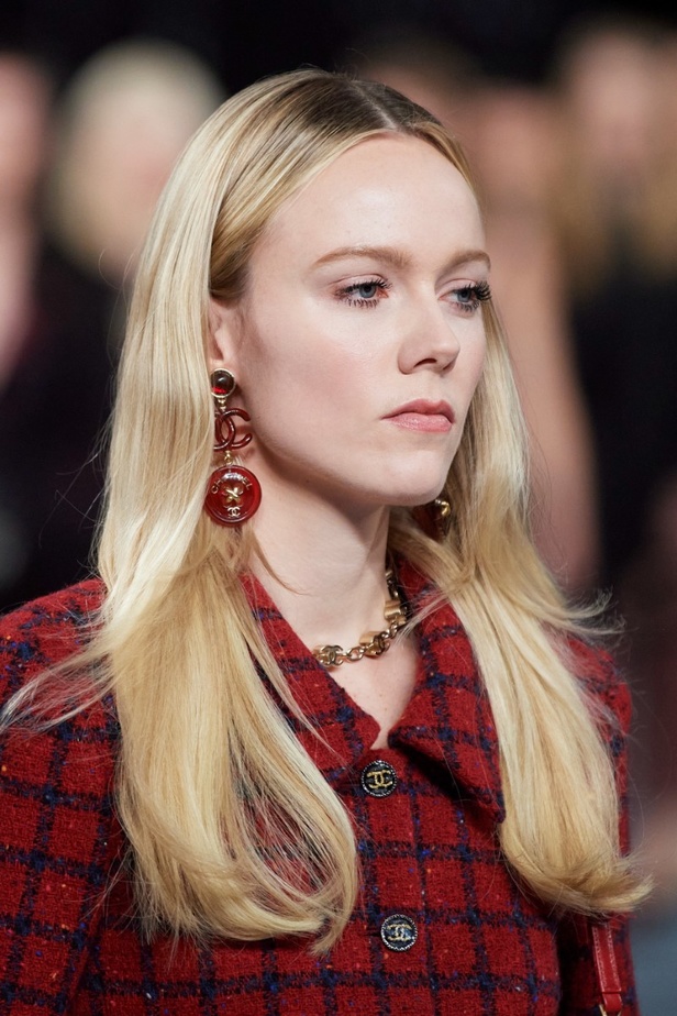 اطلالات جمالية من مجموعة CHANEL لخريف وشتاء 2022-2023