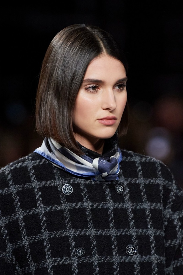 اطلالات جمالية من مجموعة CHANEL لخريف وشتاء 2022-2023