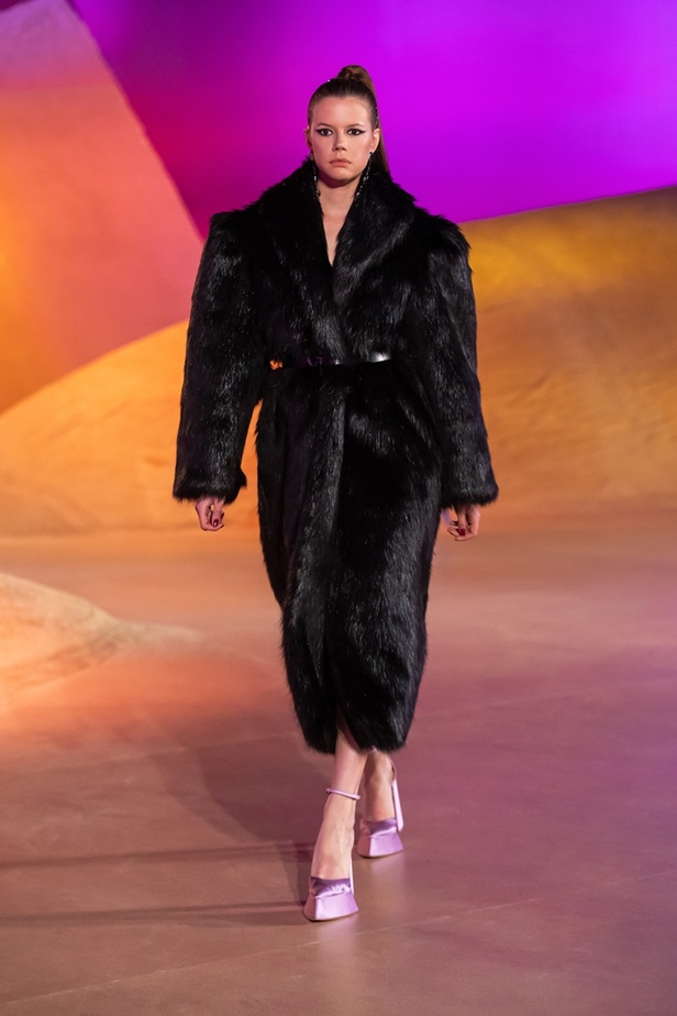 مجموعة جورج حبيقة لخريف وشتاء 2022-2023 نسيم الكوكب الأحمر