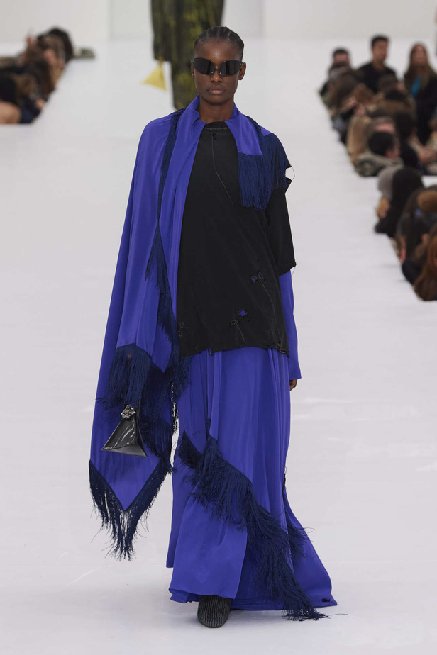 عرض أزياء مجموعة Acne Studios لموسم خريف وشتاء 2022 في باريس