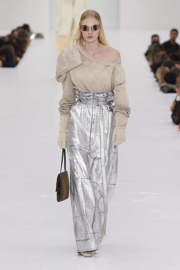 عرض أزياء مجموعة Acne Studios لموسم خريف وشتاء 2022 في باريس