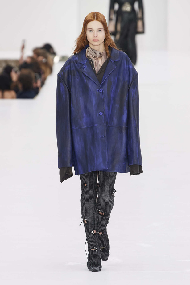 عرض أزياء مجموعة Acne Studios لموسم خريف وشتاء 2022 في باريس