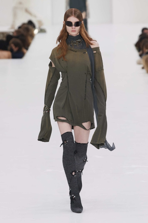 عرض أزياء مجموعة Acne Studios لموسم خريف وشتاء 2022 في باريس