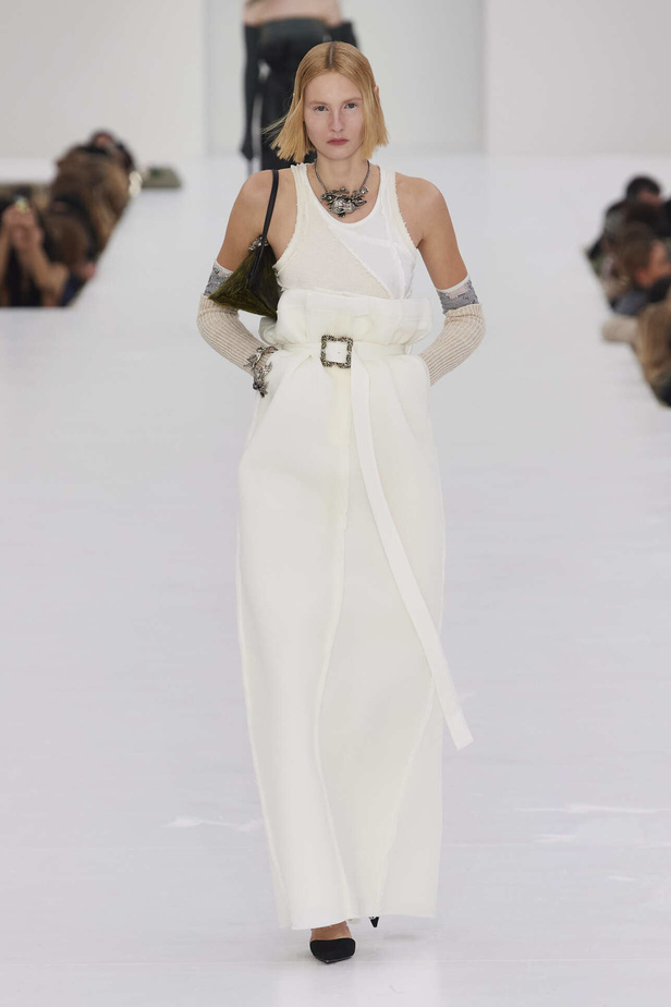 عرض أزياء مجموعة Acne Studios لموسم خريف وشتاء 2022 في باريس