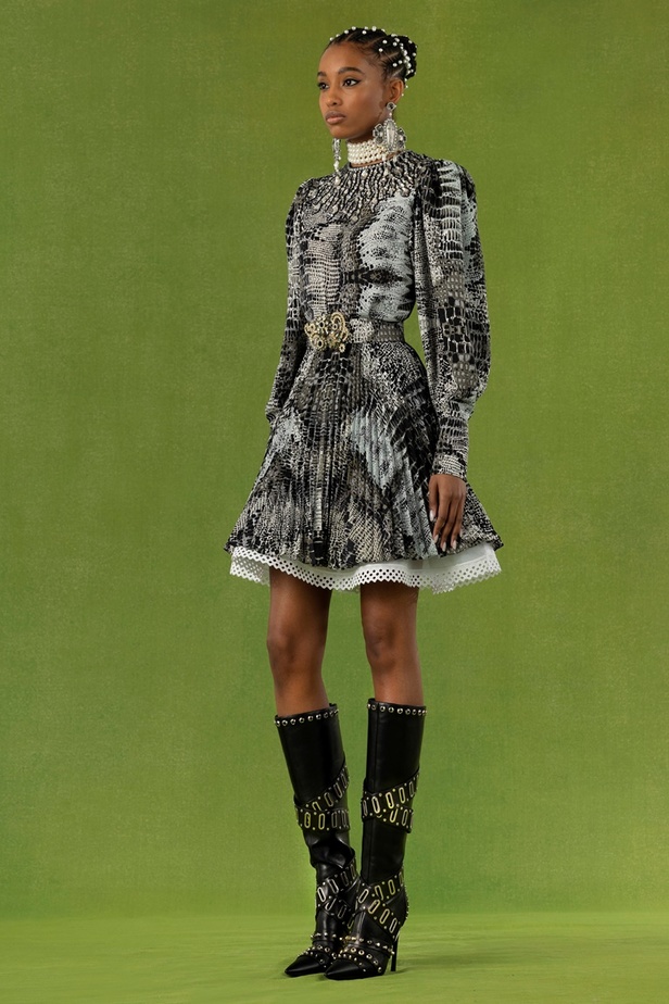 مجموعة Andrew Gn لخريف وشتاء 2022 تصاميم فخمة تعكس رحلته من سنغافورة إلى باريس