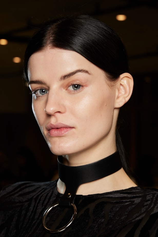 اطلالات جمالية من مجموعة Balmain لخريف 2022 