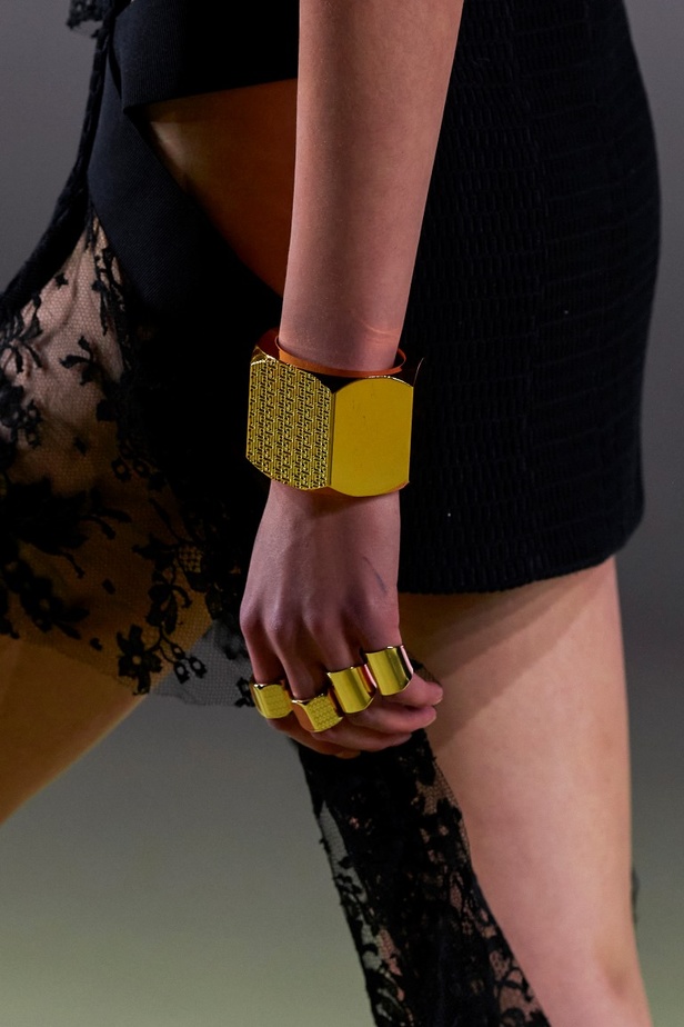 مجموعة Balmain لخريف 2022 تجسيد الحماية من خلال الموضة