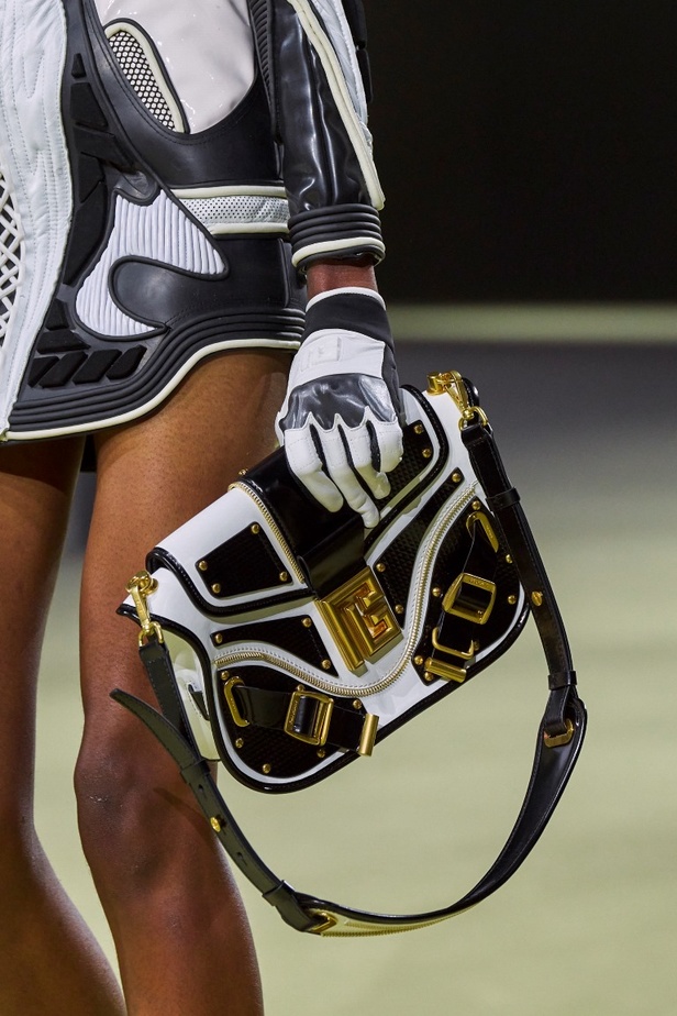 مجموعة Balmain لخريف 2022 تجسيد الحماية من خلال الموضة