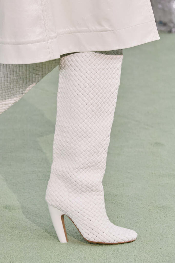 قوة المرأة العملية في مجموعة "بوتيغا فينيتا" لخريف وشتاء 2022