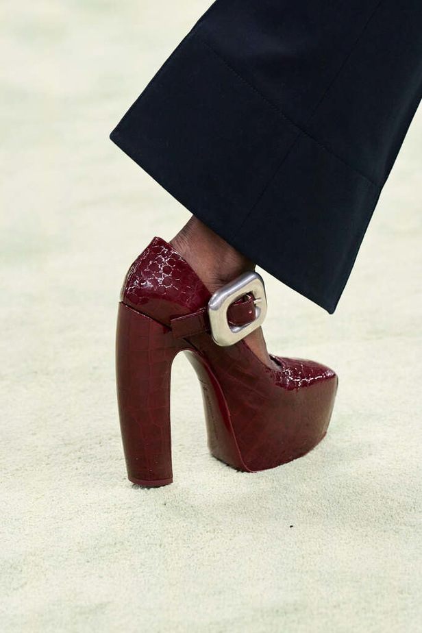 قوة المرأة العملية في مجموعة "بوتيغا فينيتا" لخريف وشتاء 2022