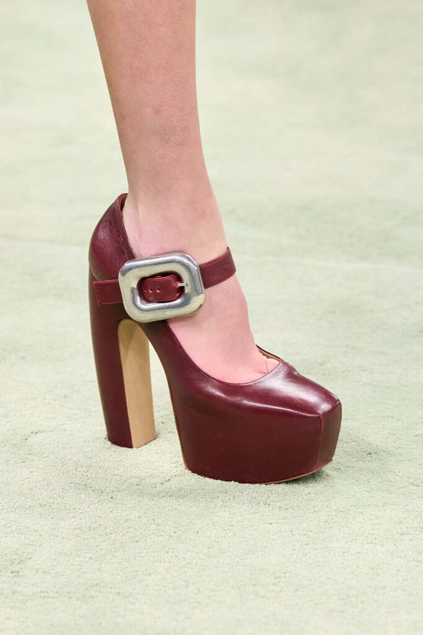 قوة المرأة العملية في مجموعة "بوتيغا فينيتا" لخريف وشتاء 2022