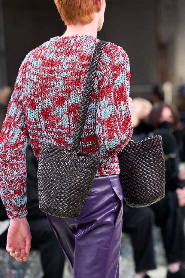 قوة المرأة العملية في مجموعة "بوتيغا فينيتا" لخريف وشتاء 2022