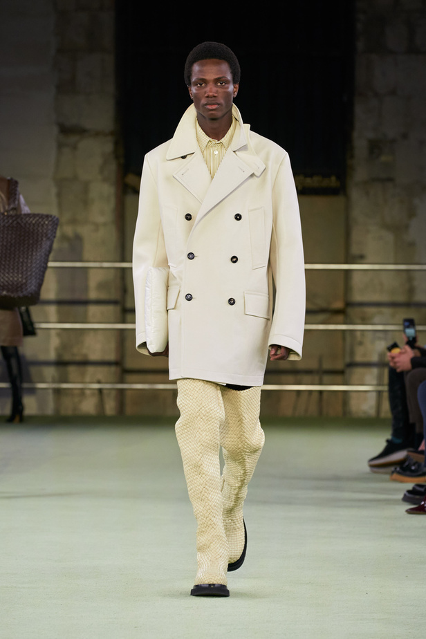 قوة المرأة العملية في مجموعة "بوتيغا فينيتا" لخريف وشتاء 2022