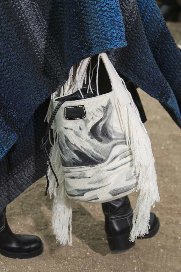 عرض أزياء Chloe لموسم خريف وشتاء 2022-2023 